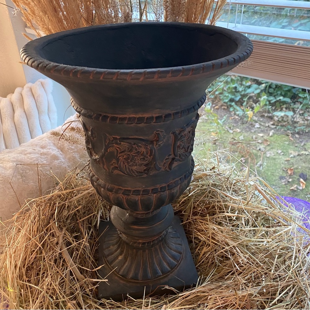 Gorgeous Quality Large Vintage Planter Live/Silk Topiary,Plants Or Dried Floral